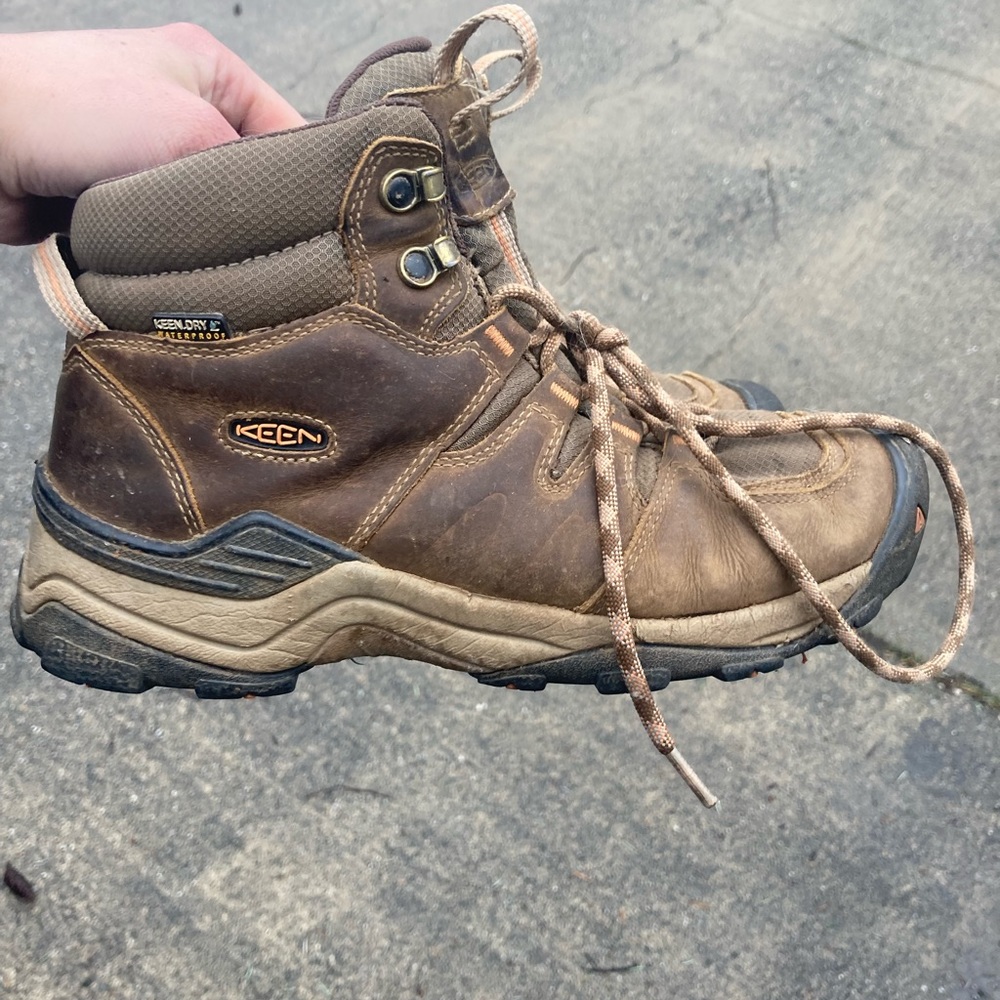 Women’s Keen Gypsum water proof hiking boots